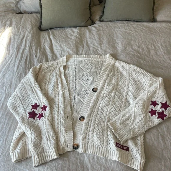 Taylor Swift RED cardigan - Picture 1 of 6